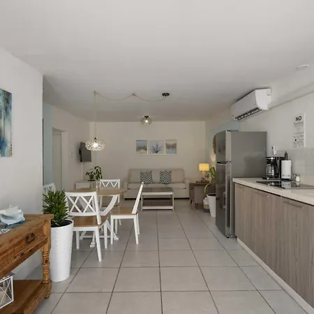 Wlr3 - 1Br Near Palm Beach - White Lotus Retreat